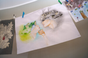 Byli jsme u toho. A z umění znovu vznikne pomoc přírodě.