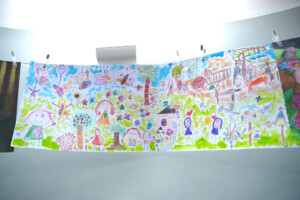 Byli jsme u toho. A z umění znovu vznikne pomoc přírodě.