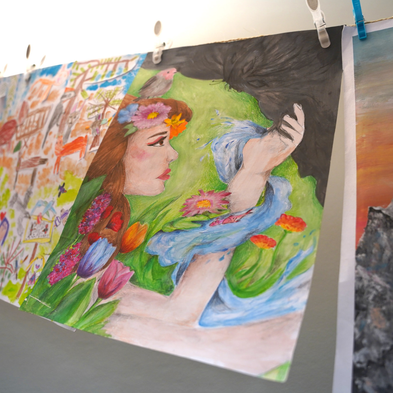 Byli jsme u toho. A z umění znovu vznikne pomoc přírodě.